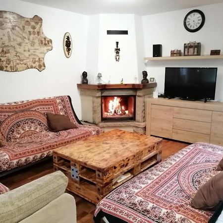 Holiday Home Cardona يوريت دي مار المظهر الخارجي الصورة