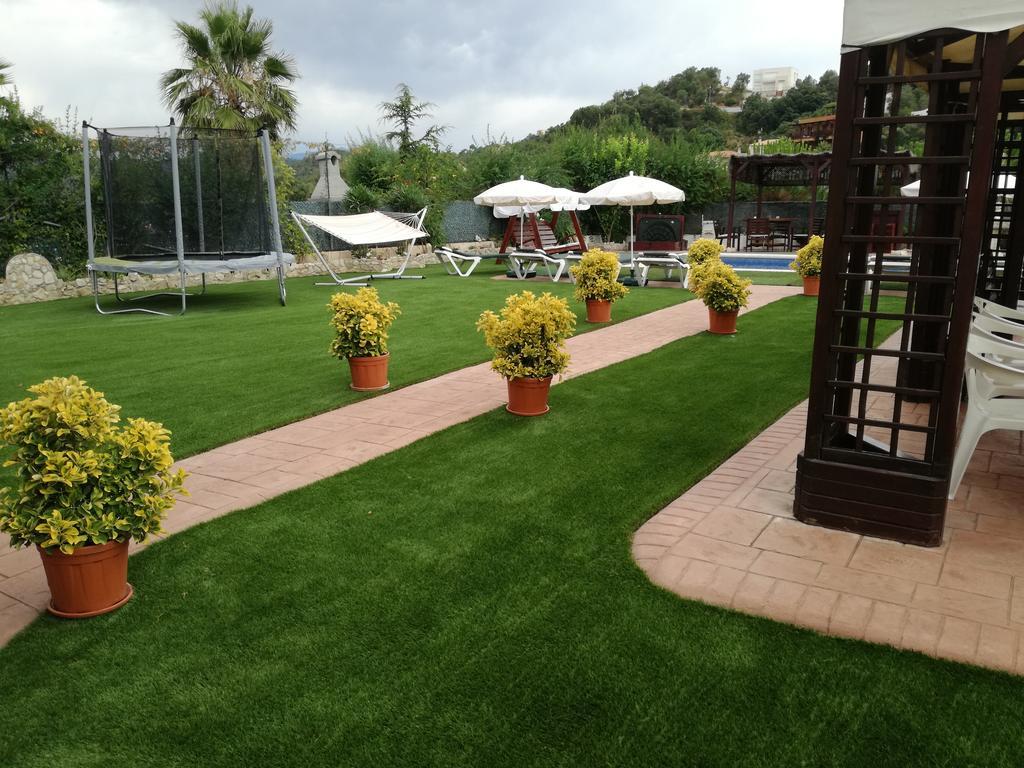 Holiday Home Cardona يوريت دي مار المظهر الخارجي الصورة